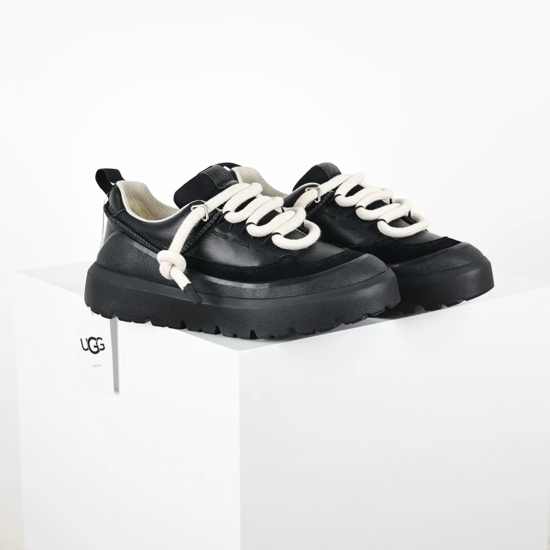 Copy price 💰700 Core recommendation Good price In recent years, uug has launched a series of styles that are partially geared towards the preferences of young consumers and have also moved to the forefront of fashion trends. Shoe body material Water-repellent coated suede upper 17 mm UGGPURE™ implanted wool insole Lightweight non-slip comfortable rubber outsole Brand LOGO trademark Comes with a full set of packaging Size: 36 37 38 39 40 41 42 43 44 45